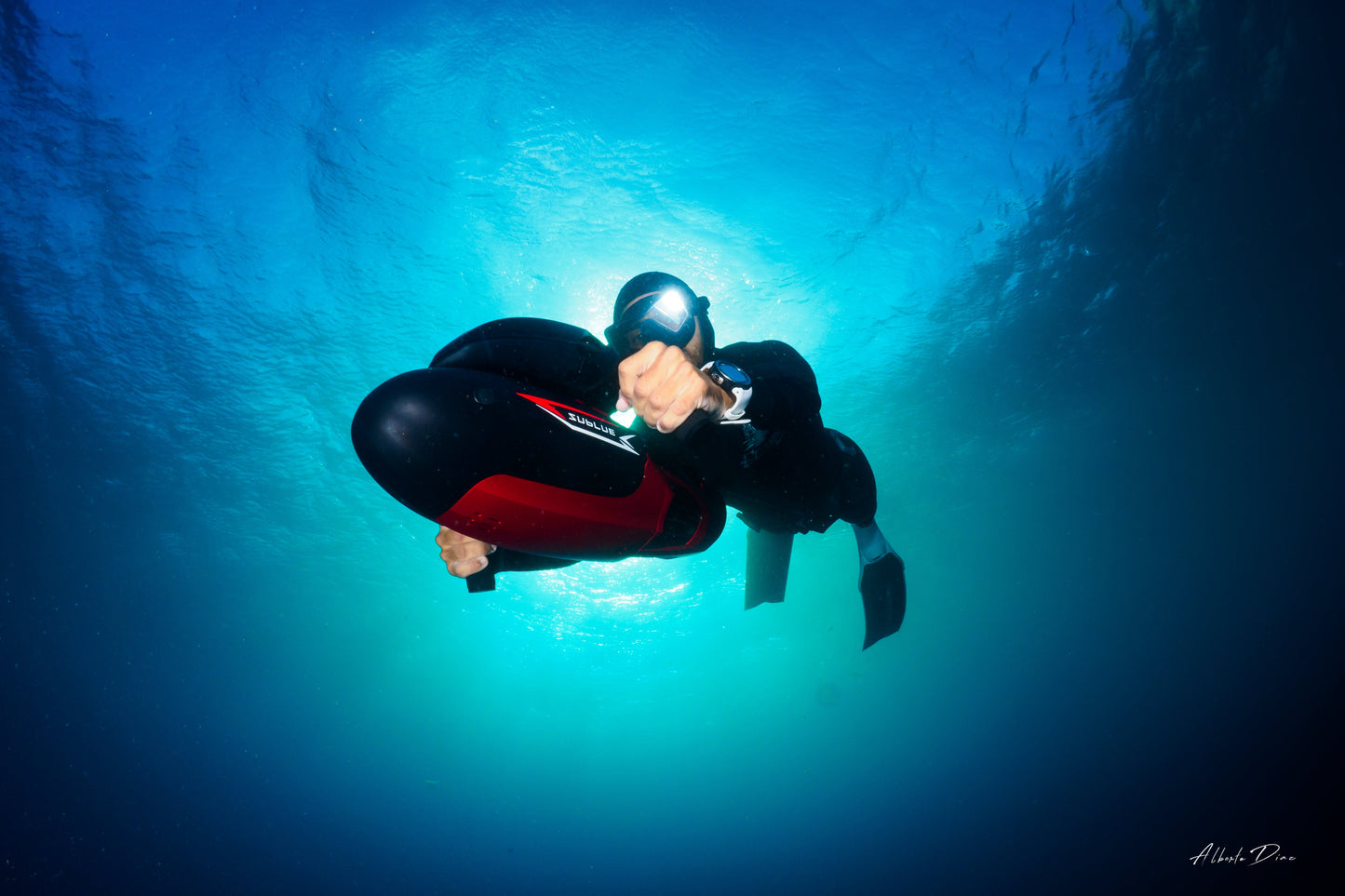 VAPOR Underwater Scooter