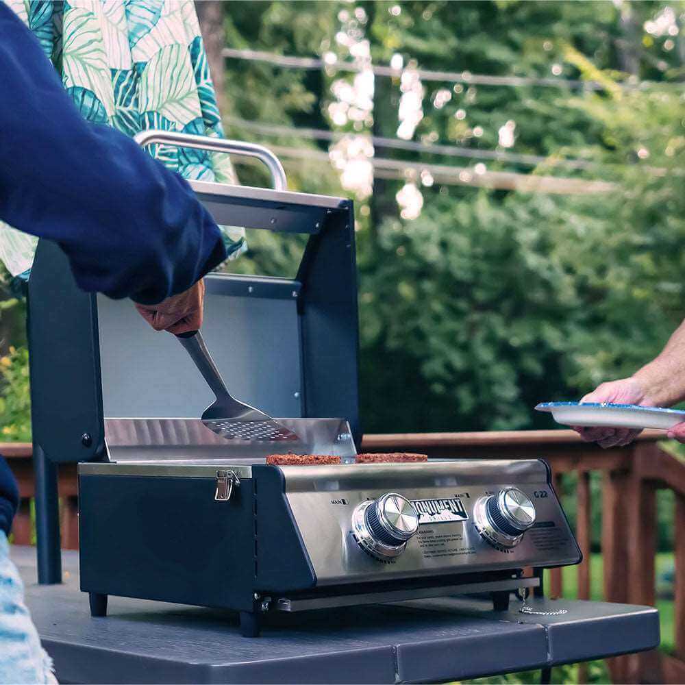 G22 | Stainless Tabletop Propane Grill